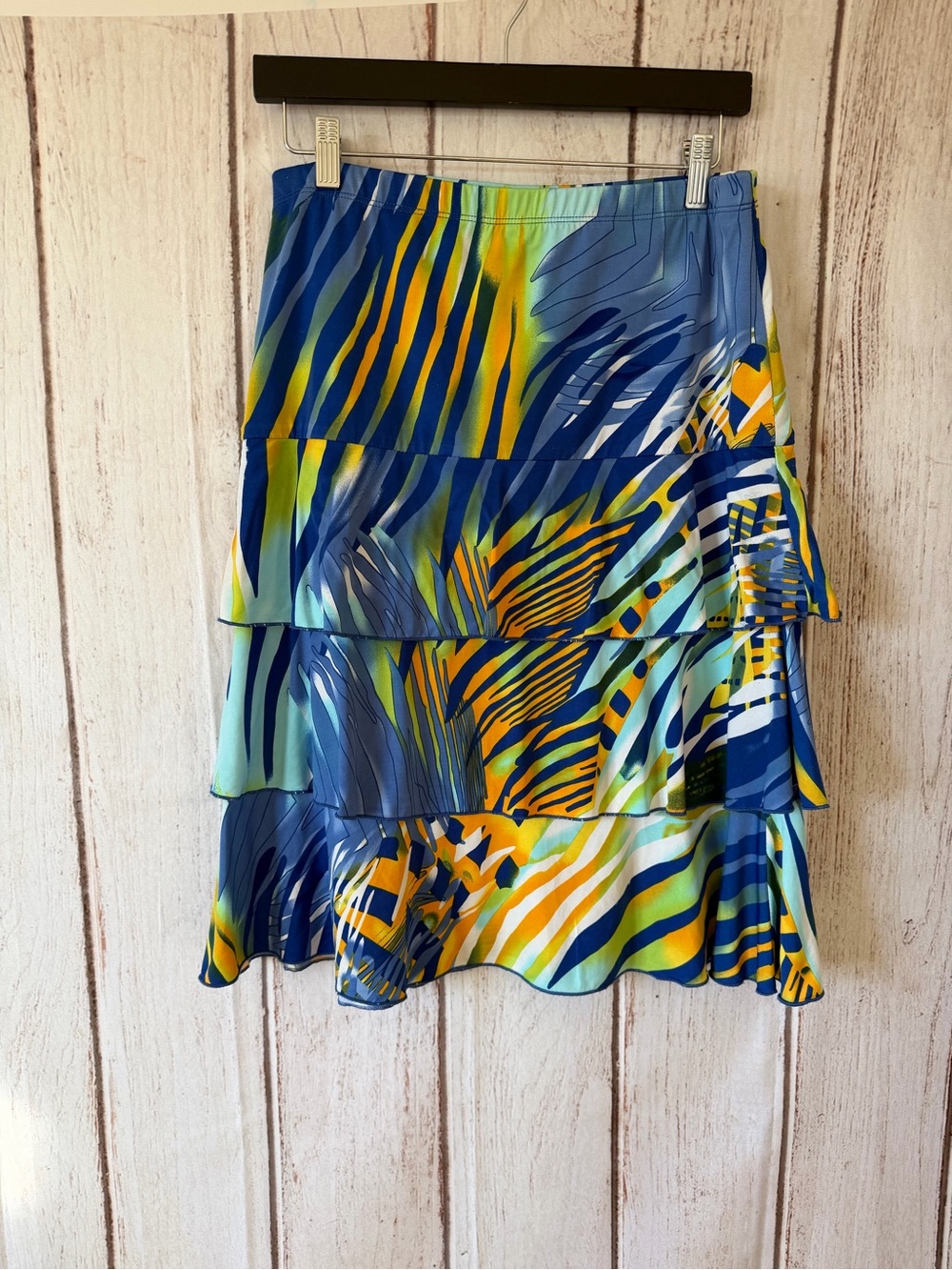 Frank Lyman Design Tiered Ruffle Abstract Tropical Print
Skirt Size 6